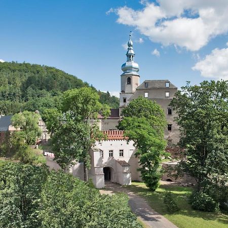Zamek Sarny - Schloss Scharfeneck Klodzko Bagian luar foto