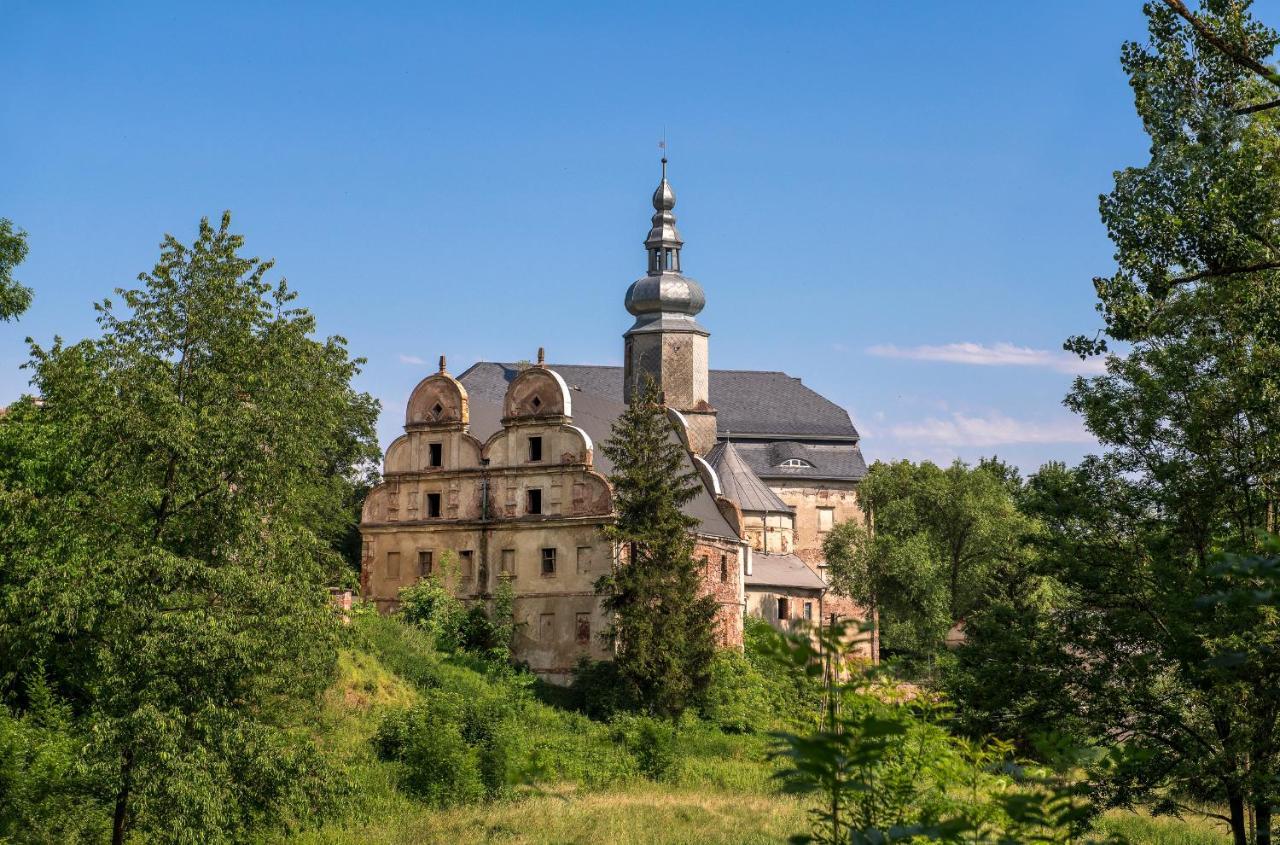 Zamek Sarny - Schloss Scharfeneck Klodzko Bagian luar foto