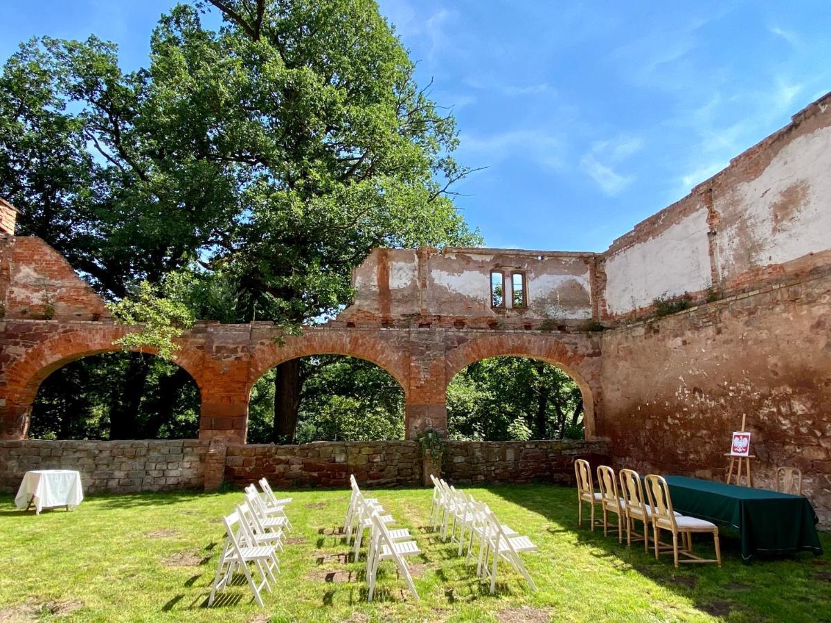 Zamek Sarny - Schloss Scharfeneck Klodzko Bagian luar foto