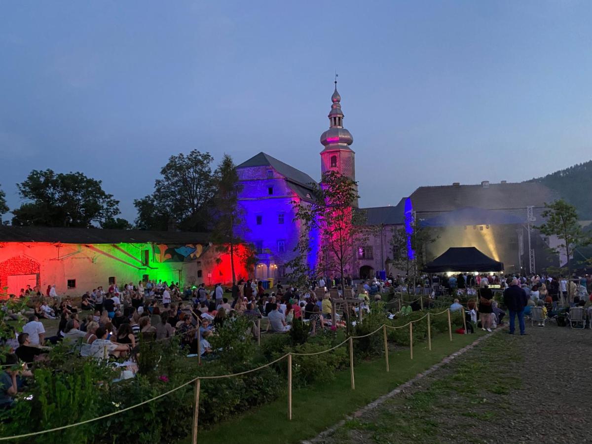 Zamek Sarny - Schloss Scharfeneck Klodzko Bagian luar foto